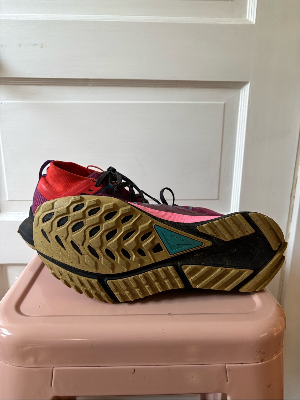 Nike Women’s GORE-TEX Magenta Pink Trail Running Shoes - Picture 3 of 6